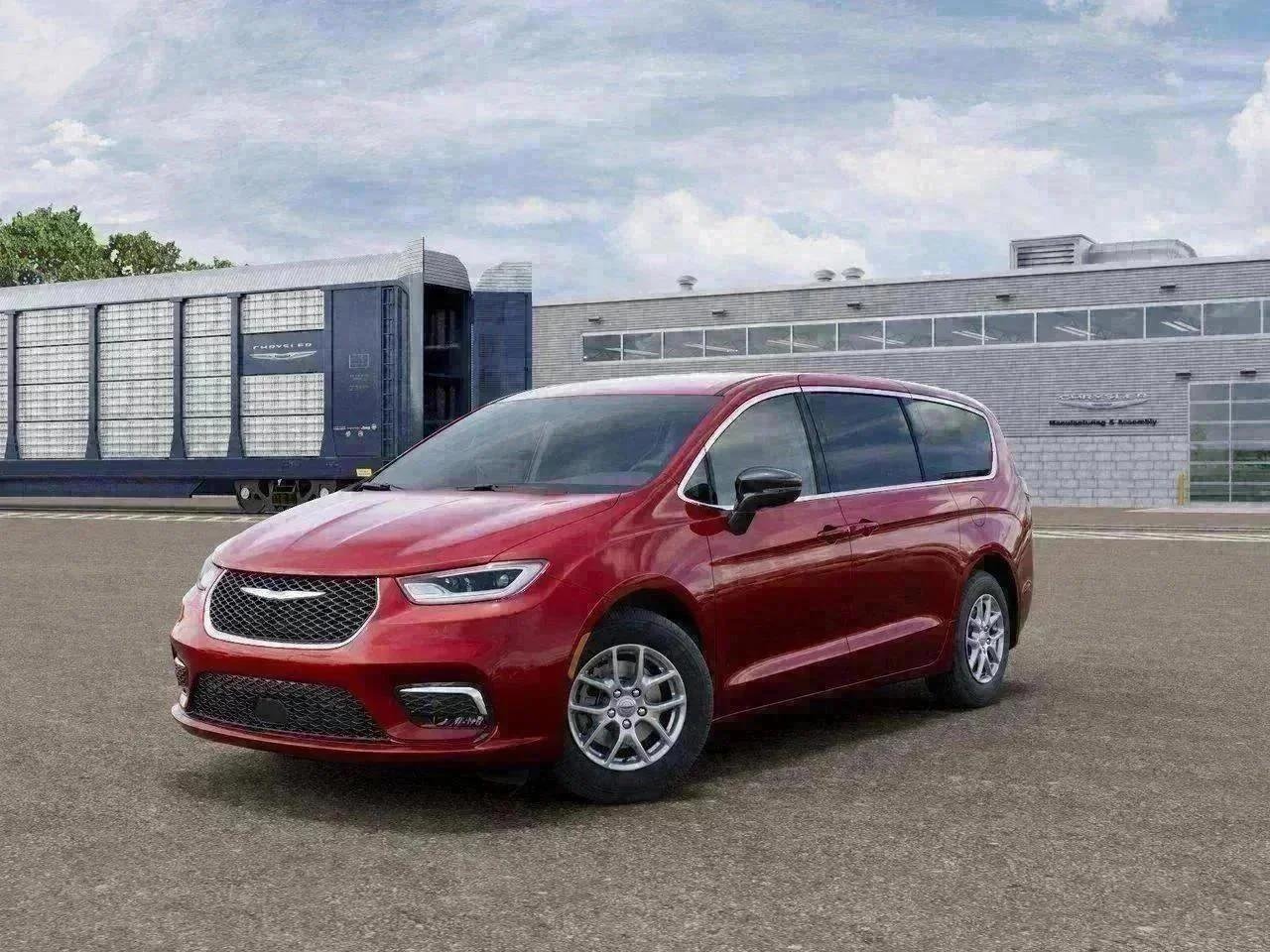2026 Chrysler Pacifica Select's photo