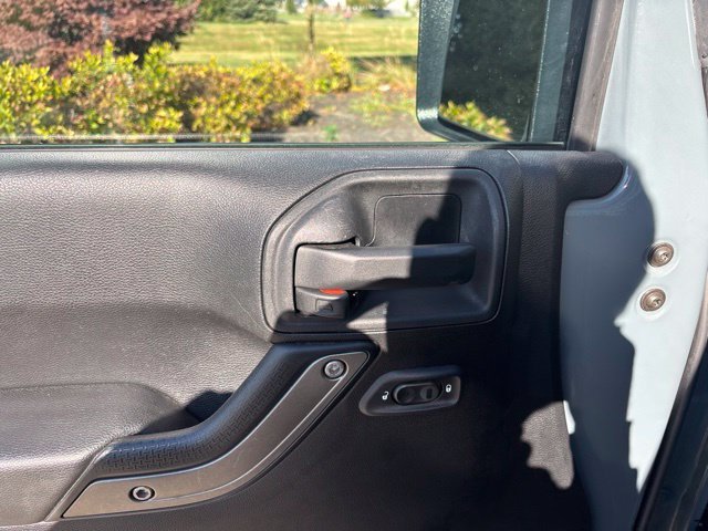 Used 2015 Anvil Clearcoat Jeep Sport image 15