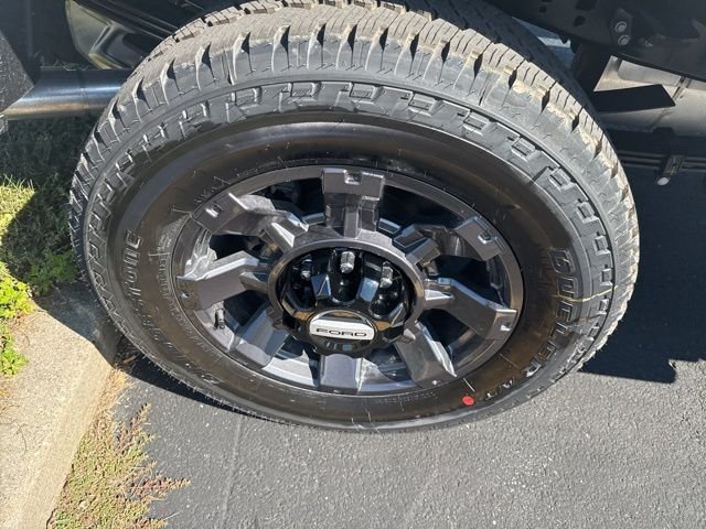 New 2026 Oxford White Ford F-350® XL image 19