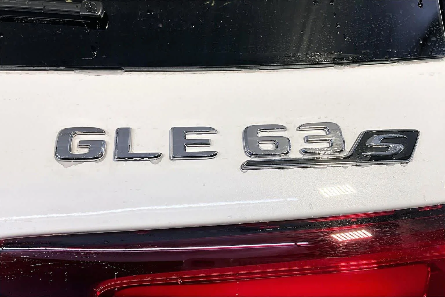 New 2026 MANUFAKTUR Moonlight White Metallic Mercedes-Benz AMG® GLE 63 S image 6