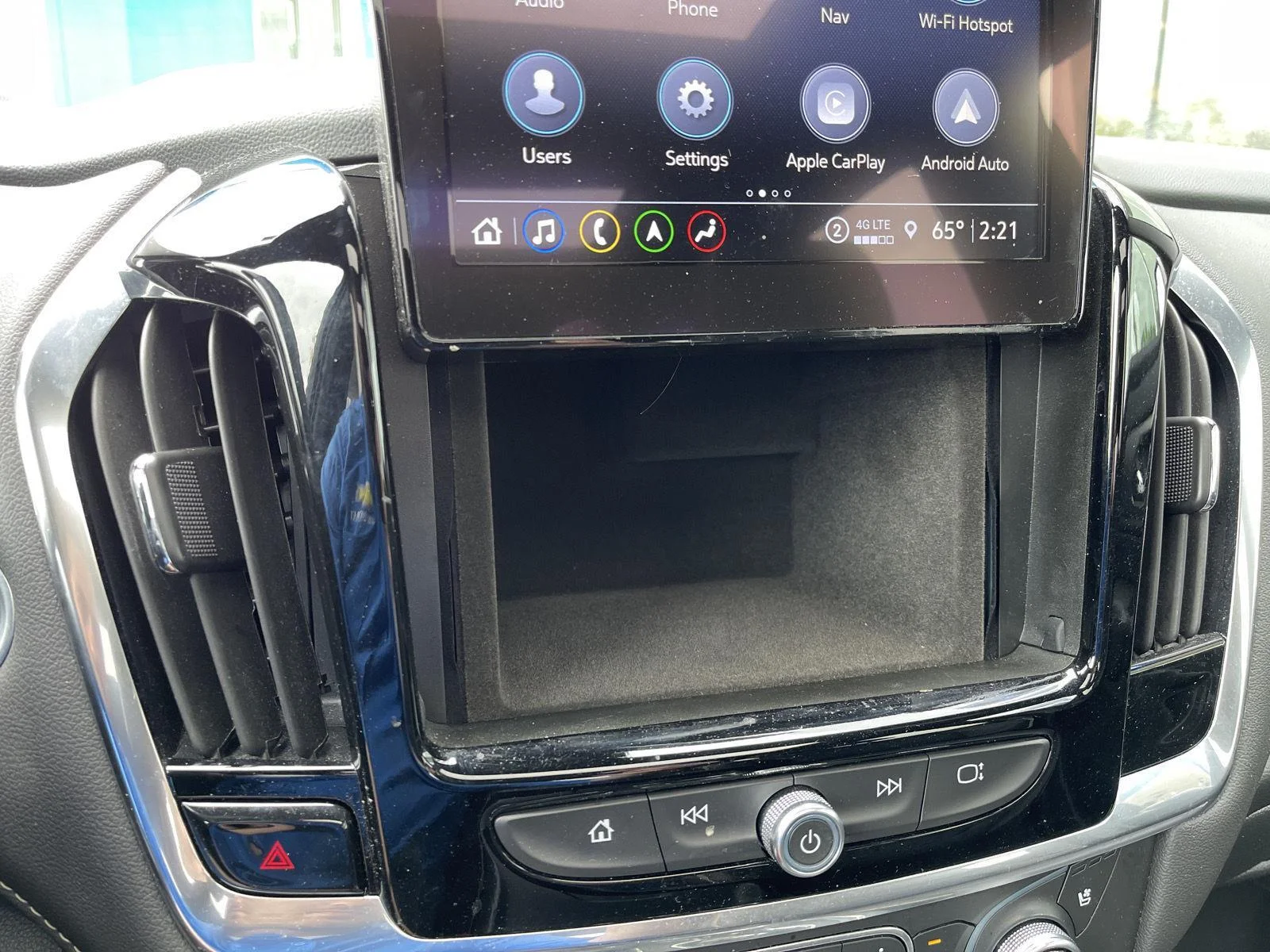 Used 2023 Iridescent Pearl Tricoat Chevrolet Premier image 33