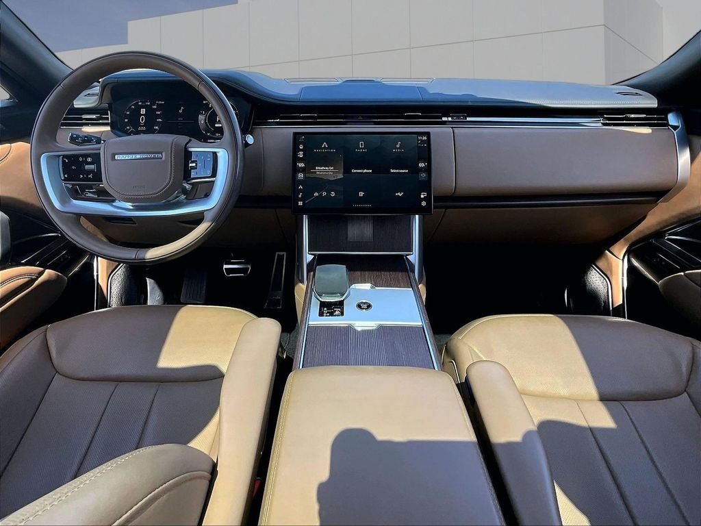 Used 2025 White Land Rover Autobiography image 14