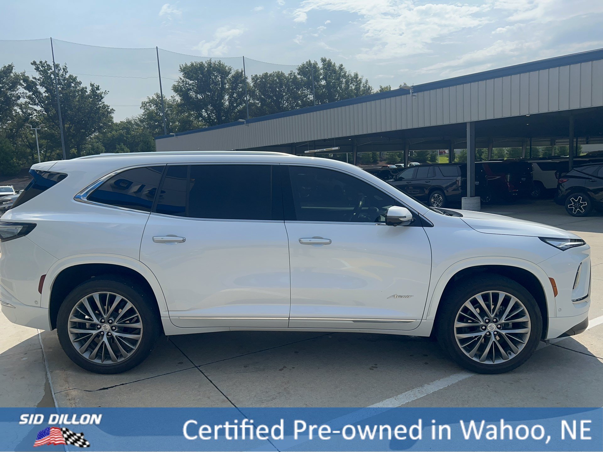 Used 2025 White Frost Tricoat Buick Avenir image 6
