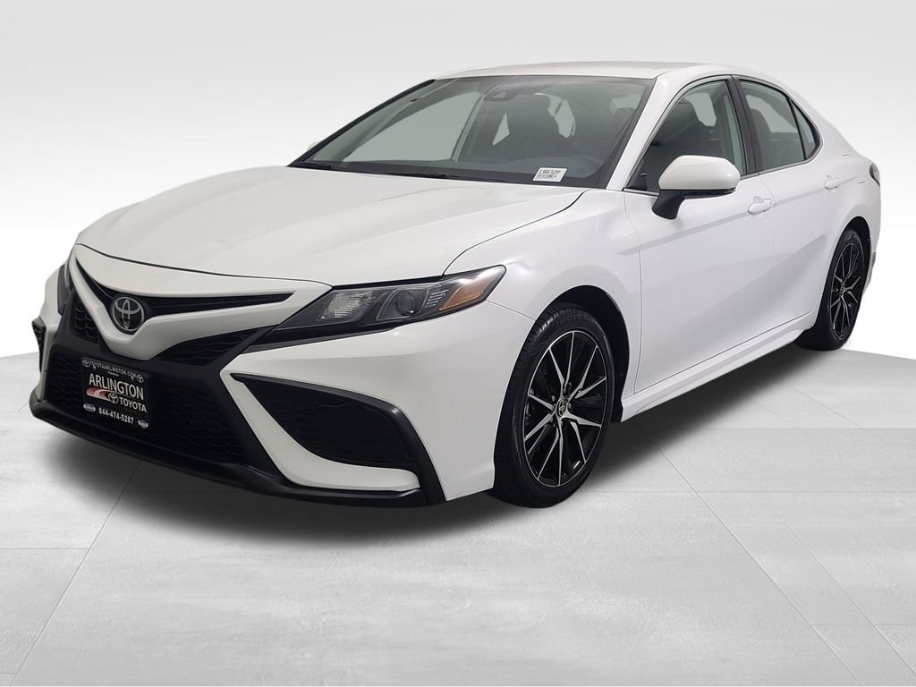 2024 Toyota Camry SE - Photo 10