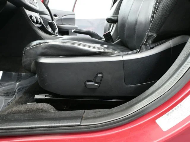 2012 Chrysler 200 Limited - Photo 19