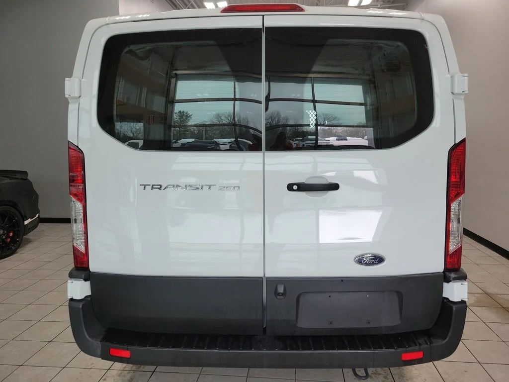 Used 2024 Oxford White Ford Base image 5