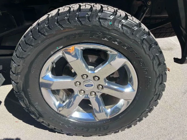 Used 2021 Quartz Metallic Ford Lariat image 12