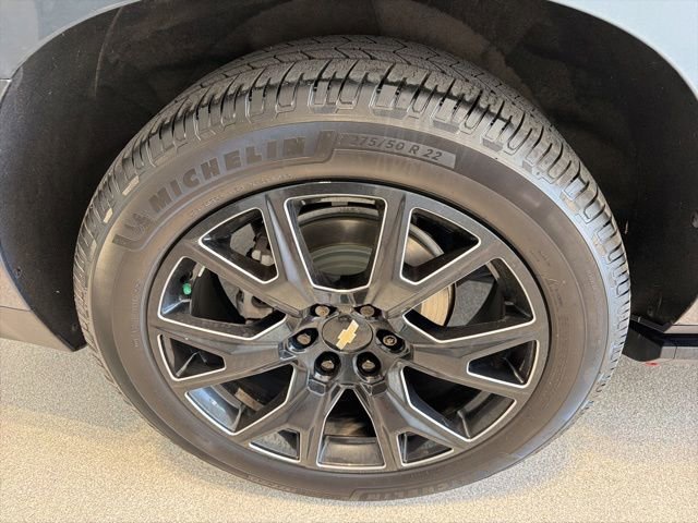 Used 2021 SHADOW GRAY METALLIC Chevrolet High Country image 7