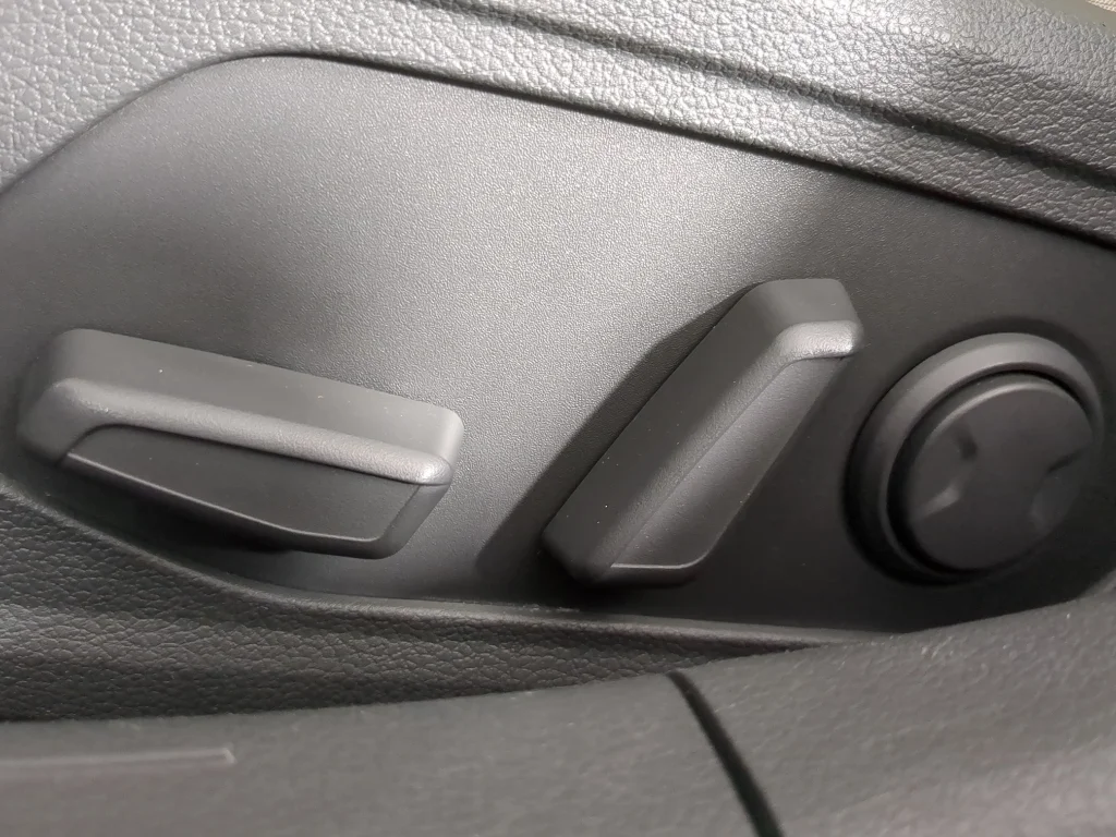 Used 2023 Gray Hyundai SEL image 12