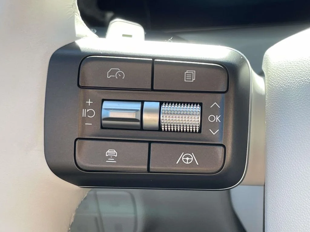 New 2026 White Hyundai SE image 19
