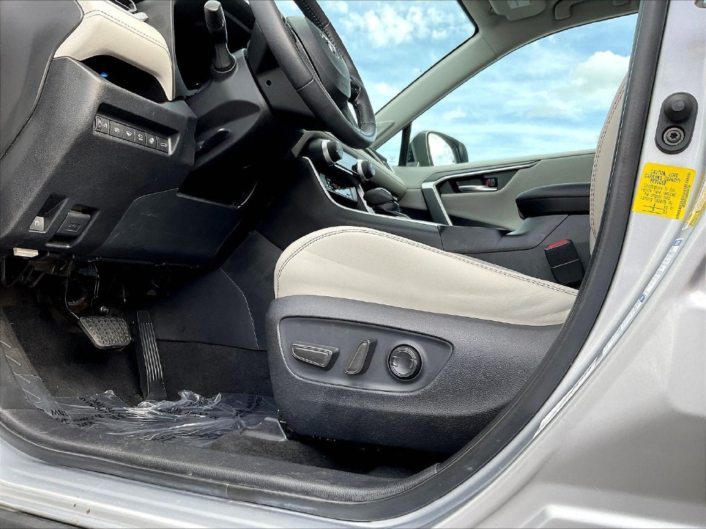 Used 2022 Silver Toyota Limited image 43