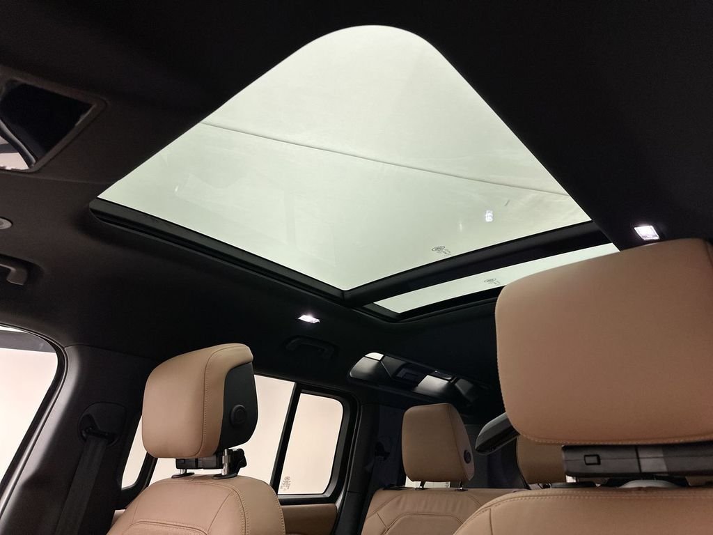 New 2026 Fuji White Land Rover X-Dynamic SE image 19