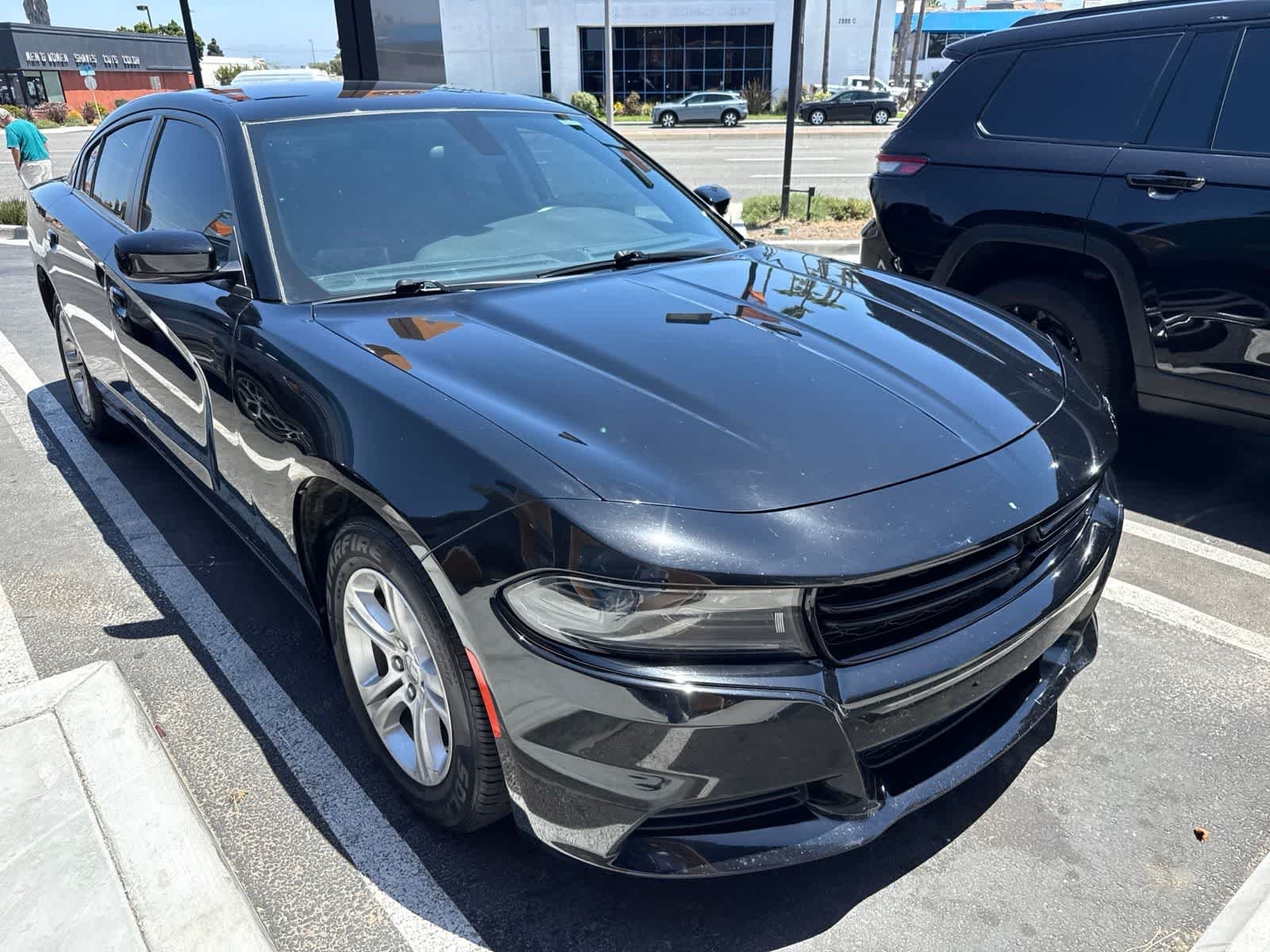 Used 2022 Pitch Black Clearcoat Dodge SXT image 16