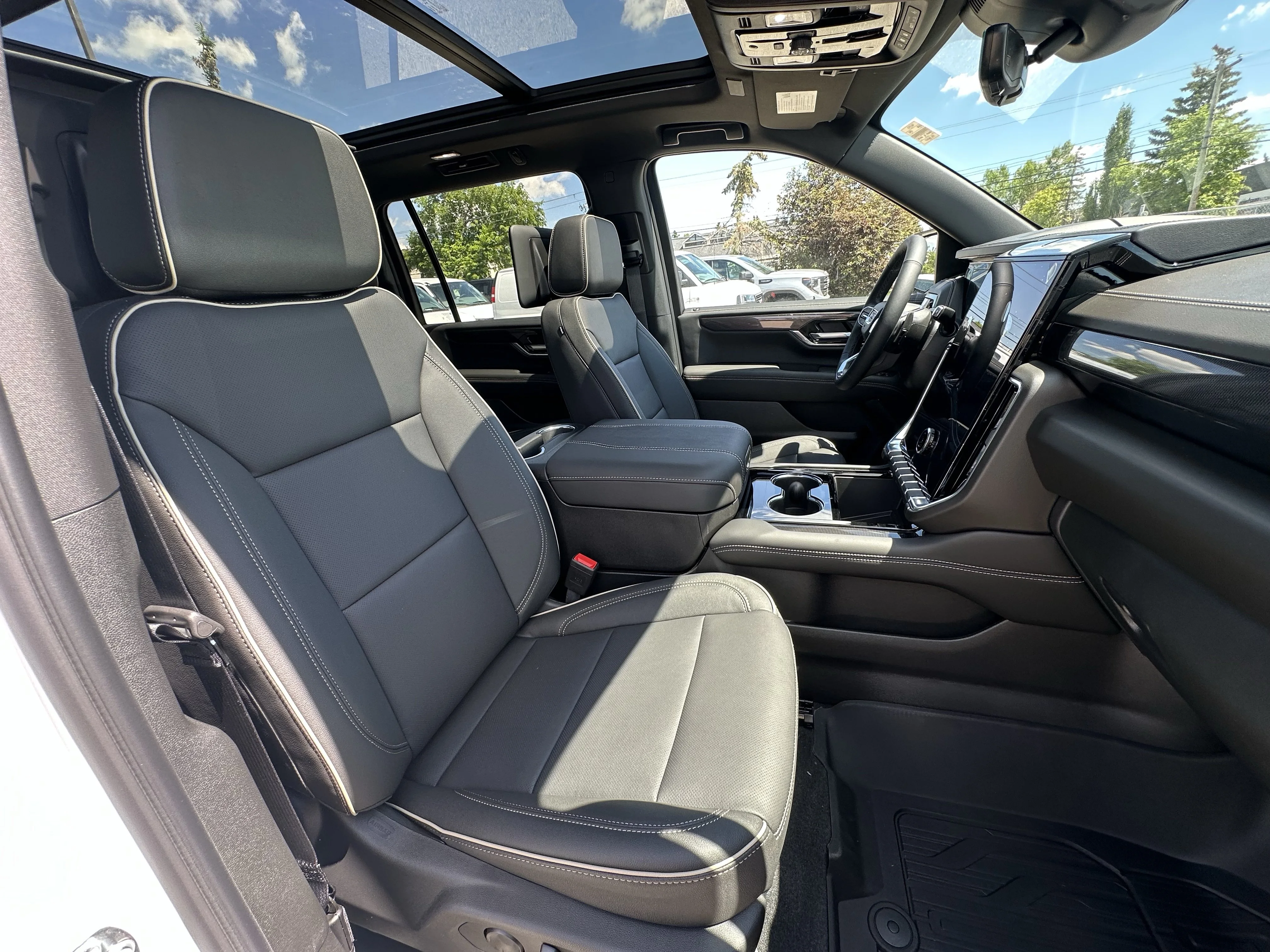 New 2026 Summit White GMC Elevation image 19
