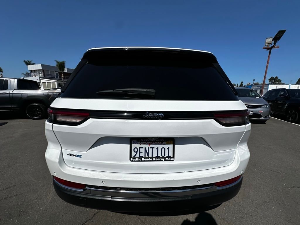 Used 2022 White Jeep 4xe image 20
