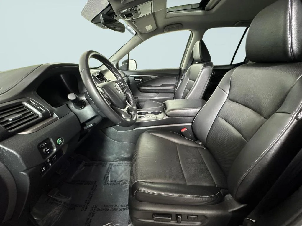 Certified Used 2024 Gray Honda RTL image 6