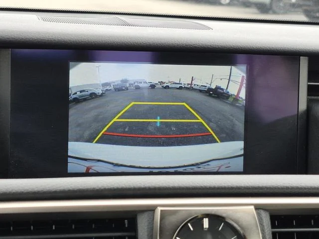 Used 2020 Ultra White Lexus 300 image 27