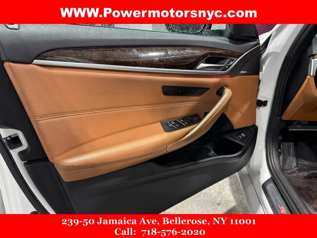 Used 2019 White BMW 540i xDrive image 30