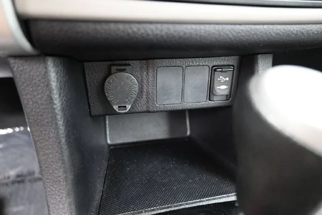 2019 Toyota Corolla LE - Photo 33