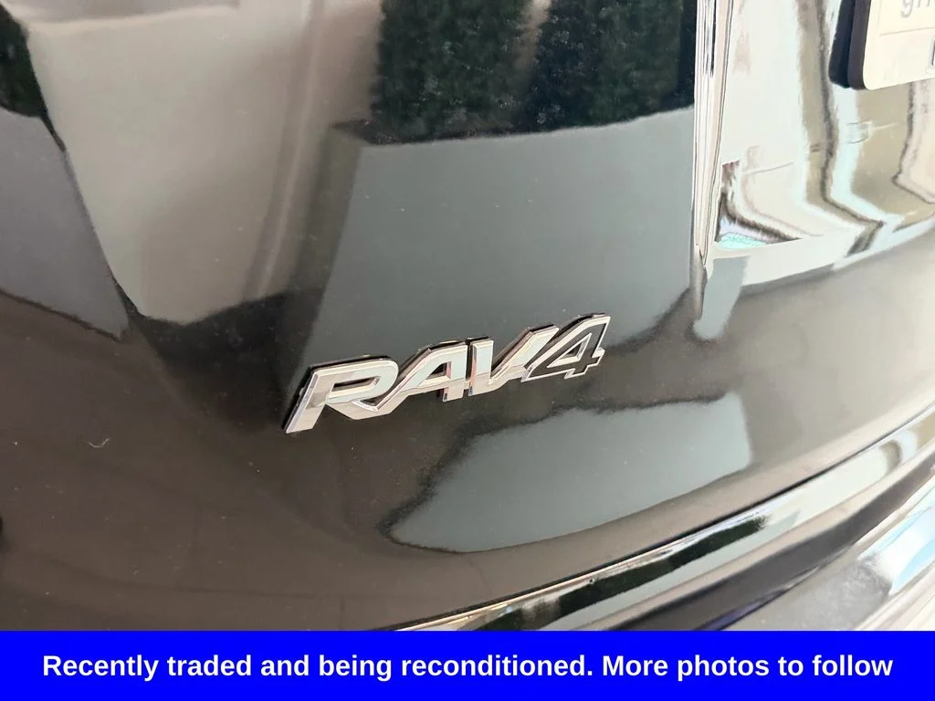 Used 2018 Black Toyota XLE image 13