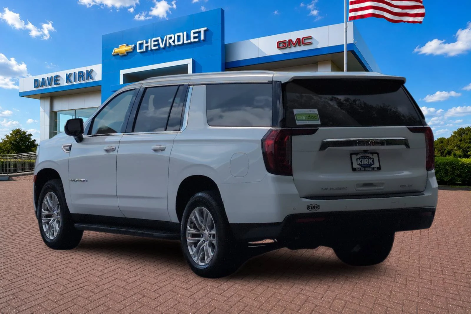 Used 2023 SUMMIT WHITE GMC SLE image 5