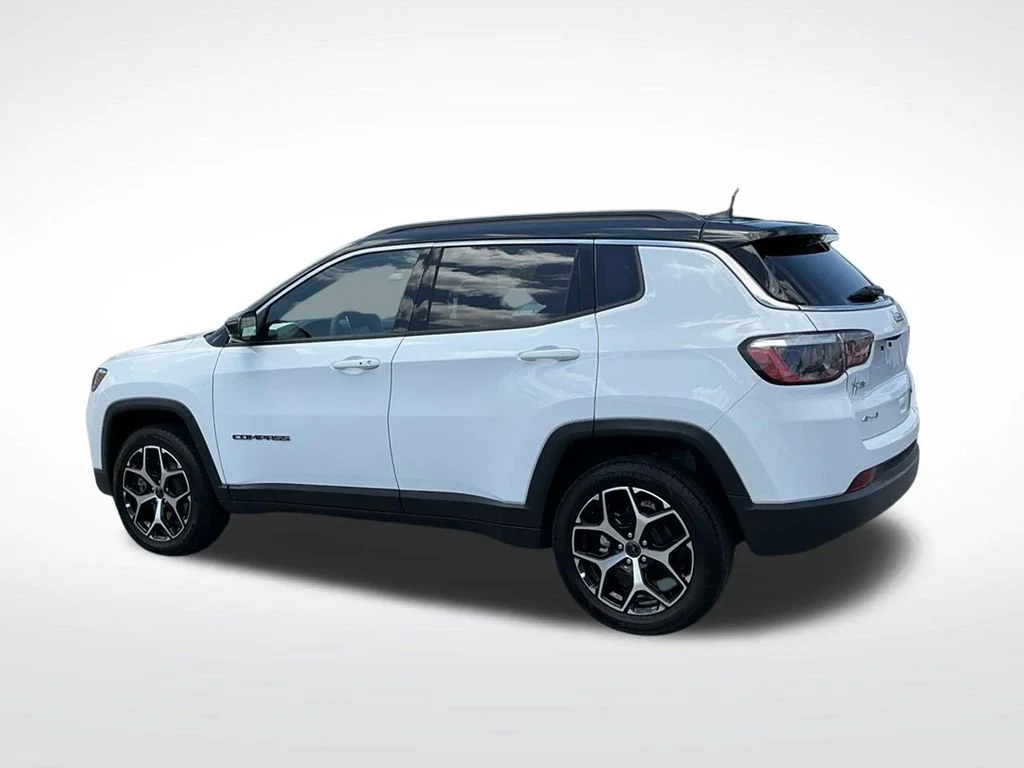 Used 2025 White Jeep Limited image 4