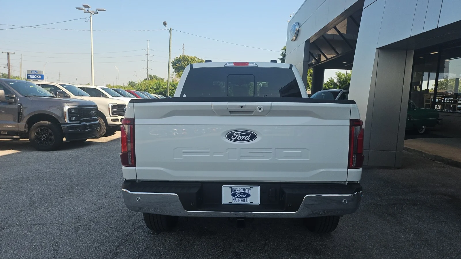 New 2026 Star White Metallic Tri-Coat Ford Lariat 4WD image 4