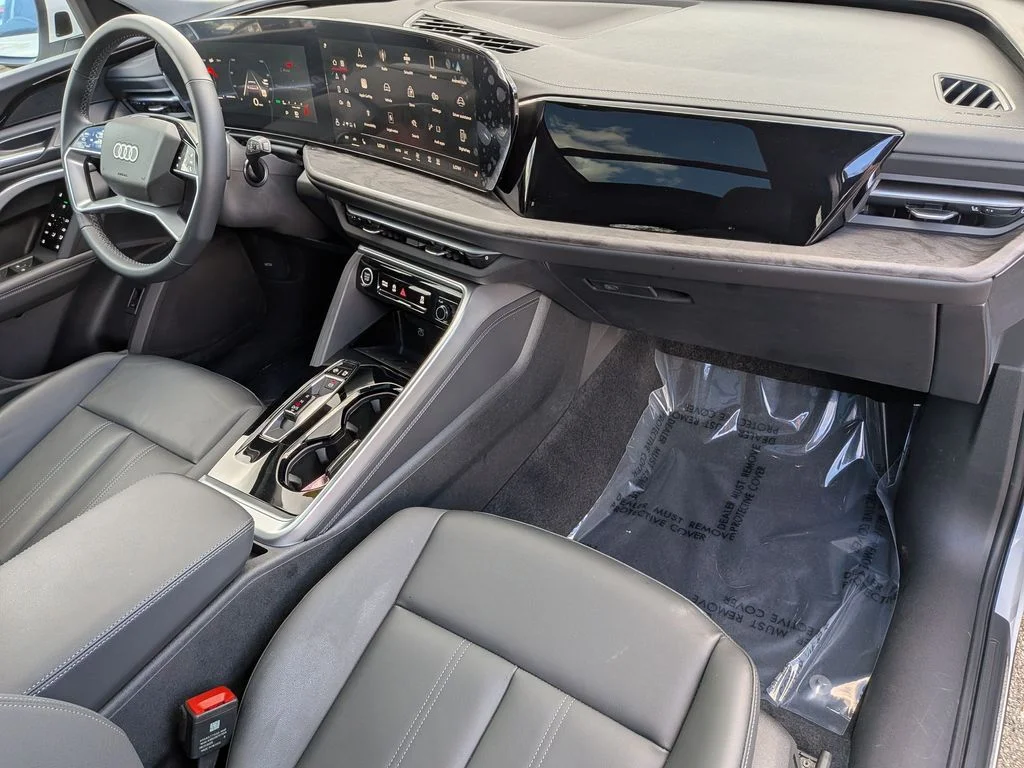 Used 2025 White Audi 2.0T Premium image 35