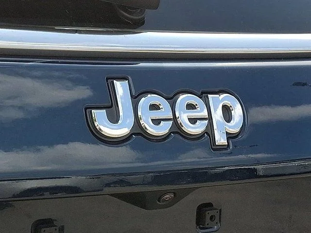 New 2026 Fathom Blue Pearl-Coat Exterior Paint Jeep Limited image 5