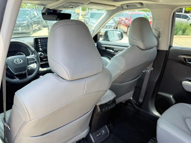 Certified Used 2020 MOON DUST Toyota Limited image 22