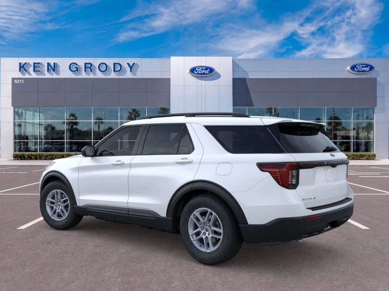 New 2026 Star White Metallic Tri-Coat Ford Active image 5