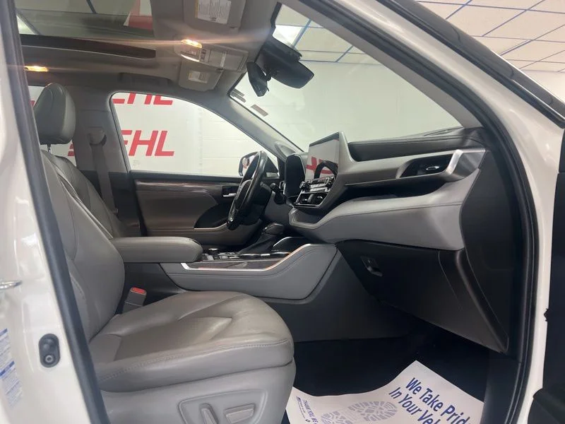 Used 2021 White Toyota Platinum image 14