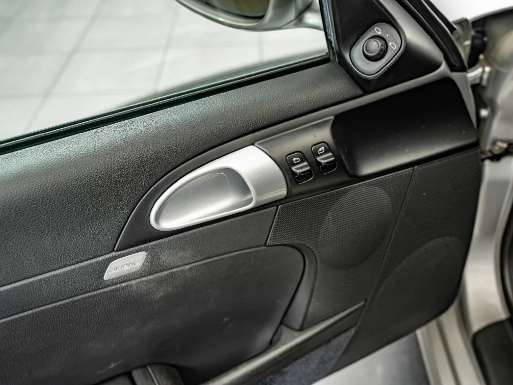 Used 2007 Arctic Silver Metallic Porsche  image 25