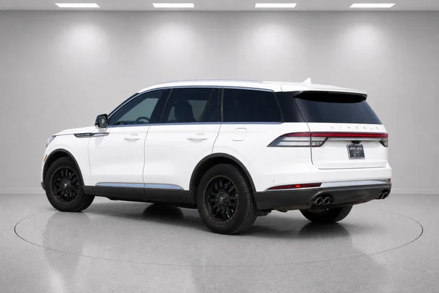 Used 2020 White Lincoln Reserve image 5