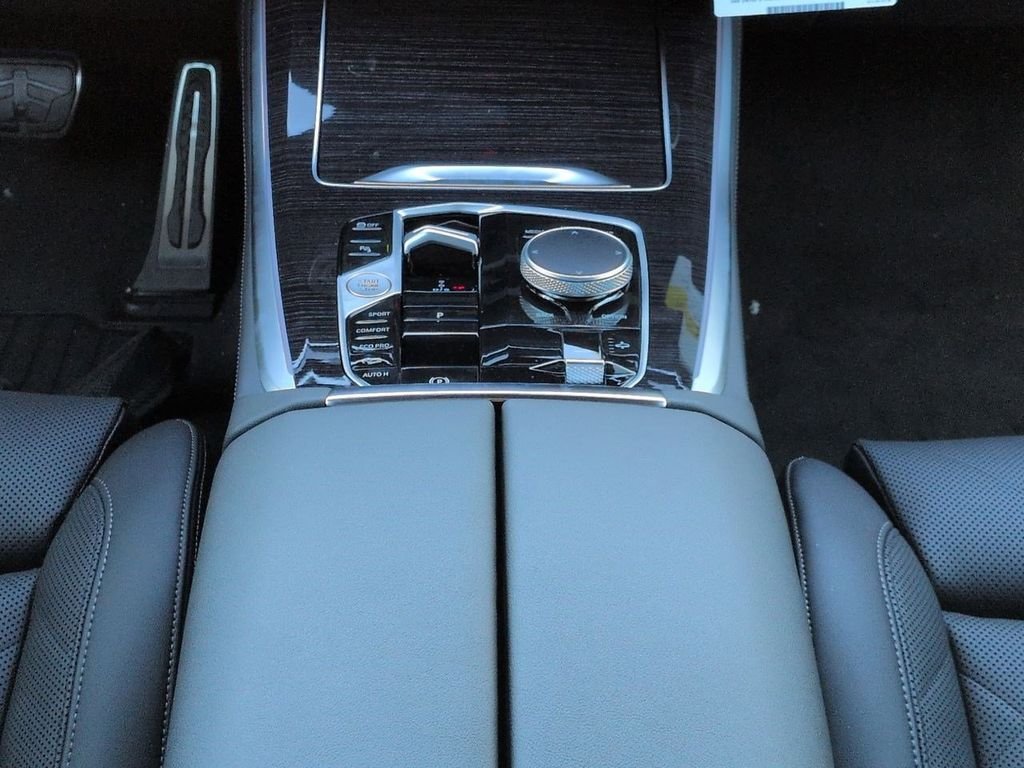 New 2026 Dravit Grey Metallic BMW xDrive40i image 19