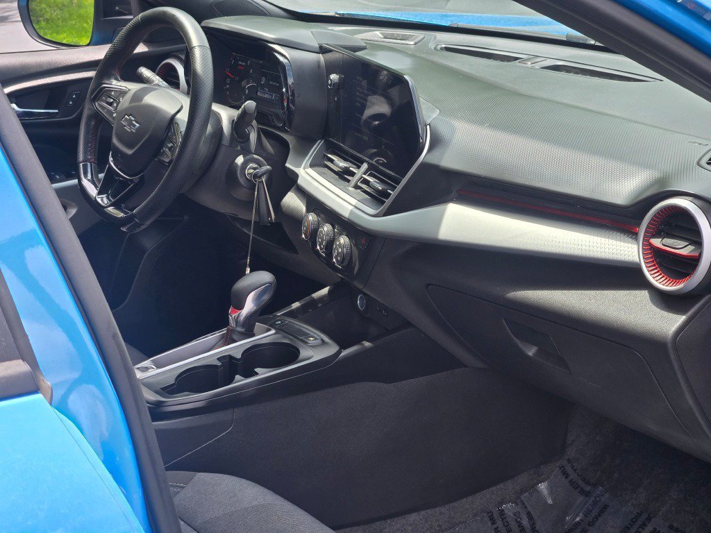 2025 Chevrolet Trax RS - Photo 8