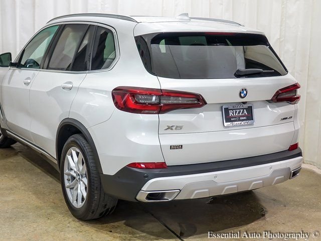 Used 2022 White BMW xDrive40i image 4