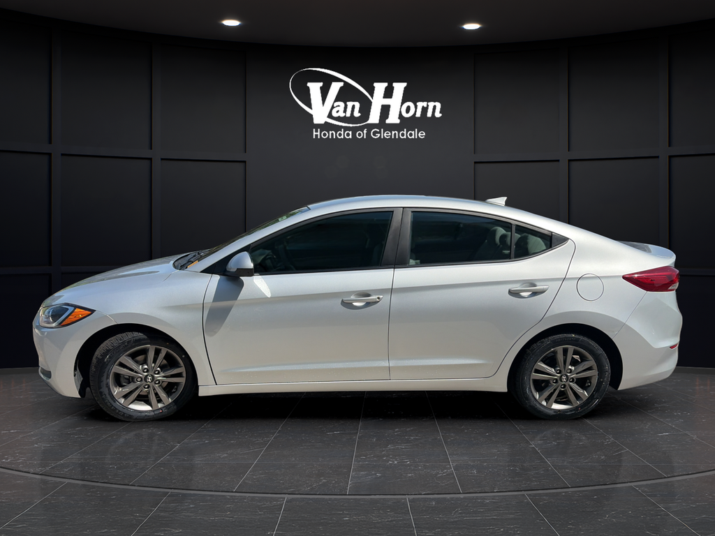 Used 2018 Silver Hyundai SEL image 4