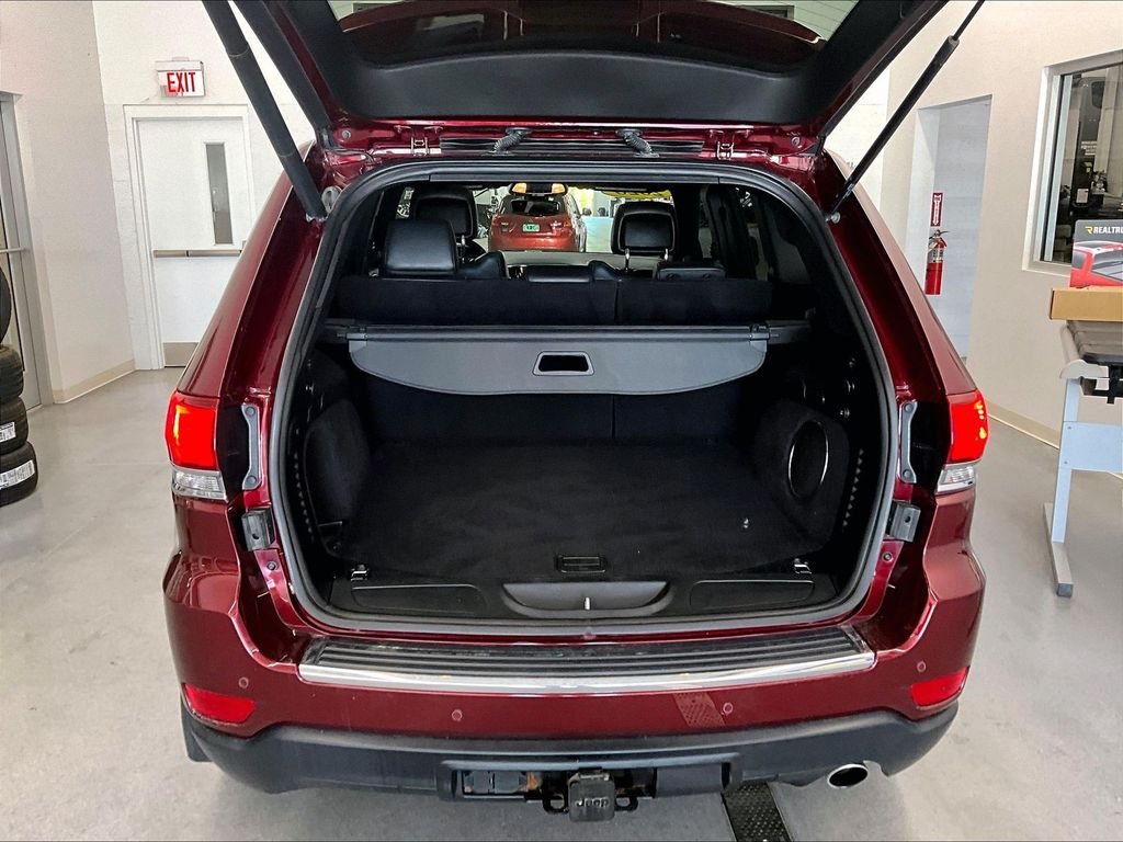 Used 2020 Velvet Red Pearlcoat Jeep Limited image 34