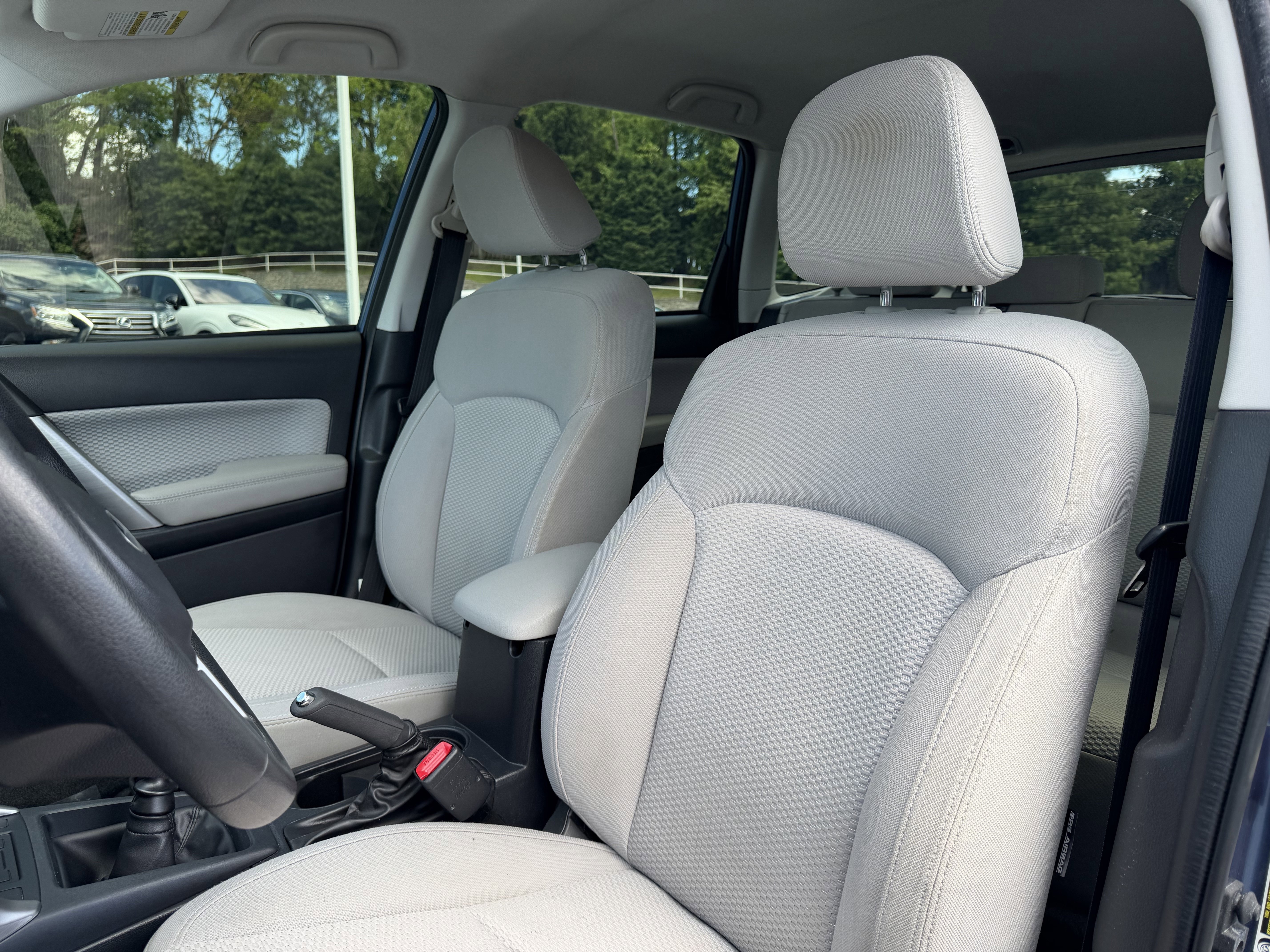 Used 2017 QUARTZ BLUE PEARL Subaru 2.5i image 10