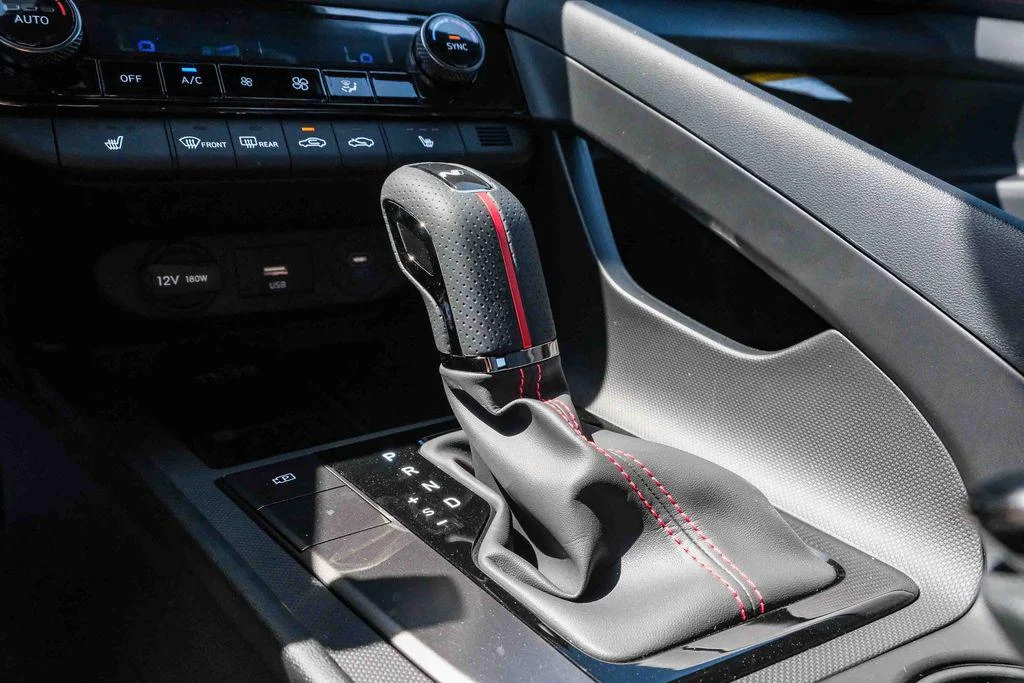 2025 Hyundai Elantra N Line - Photo 26