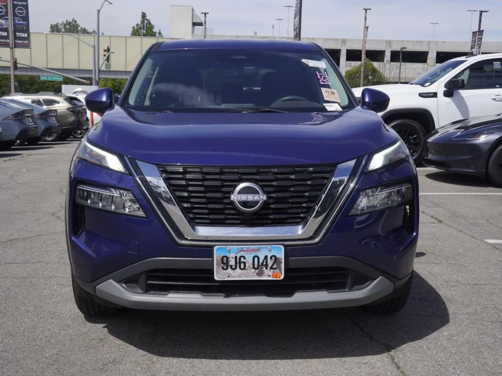 Used 2023 Blue Nissan SV image 5
