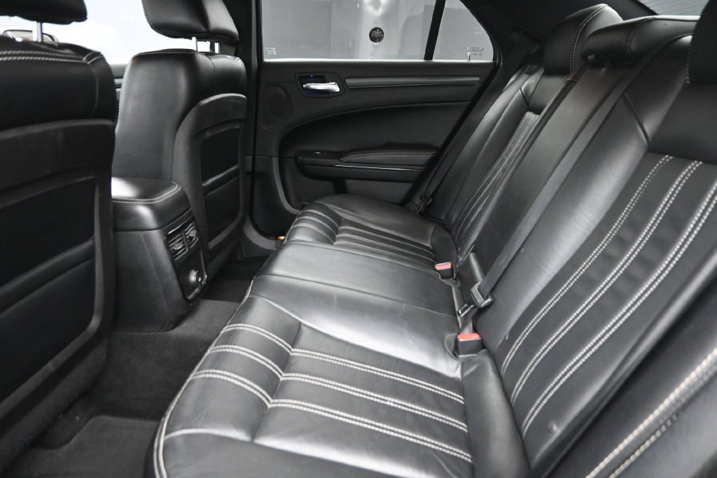 Used 2014 White Chrysler S image 12