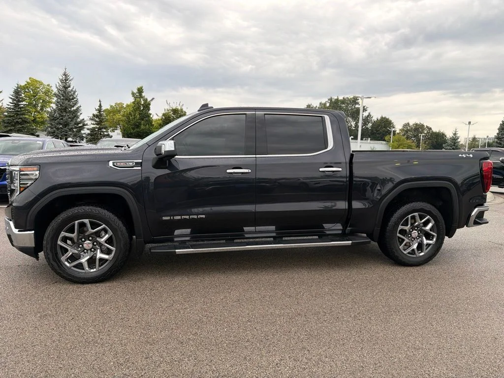 Used 2024 Silver GMC SLT image 4