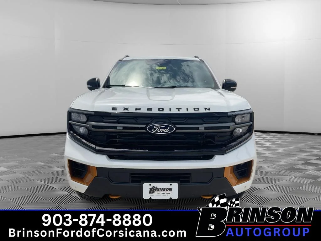 New 2027 Star White Metallic Tri-Coat Ford Tremor® image 2