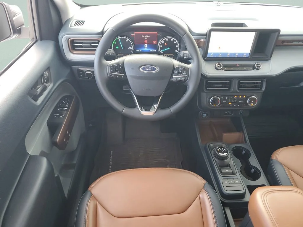 Used 2024 White Ford Lariat image 12