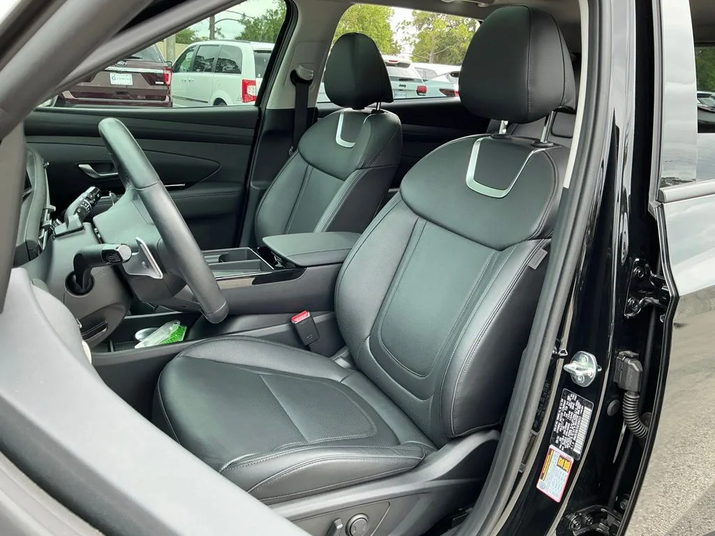 Used 2025 Black Hyundai Limited image 43