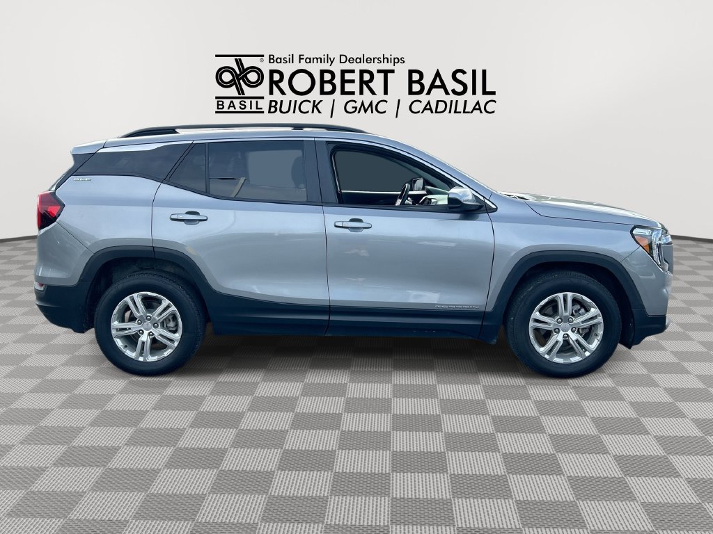 Used 2024 Gray GMC SLE image 9