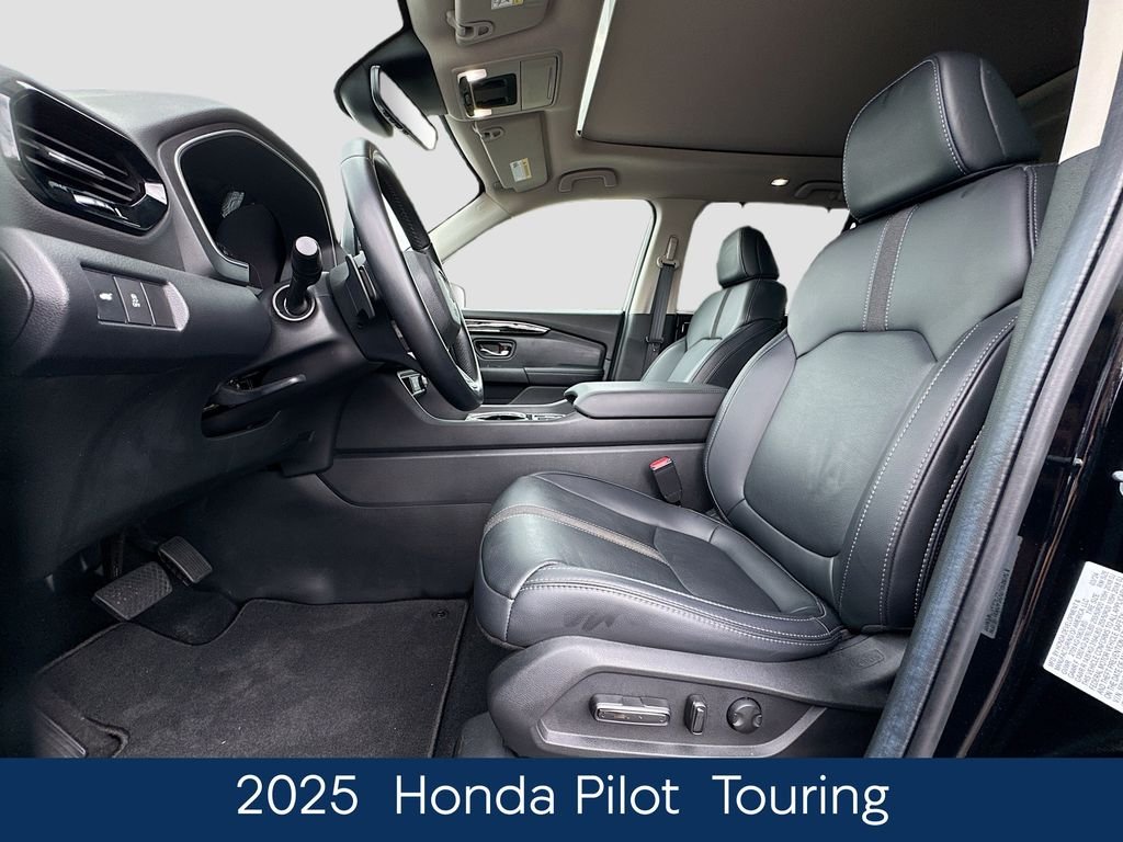 Used 2025  Honda Touring image 23