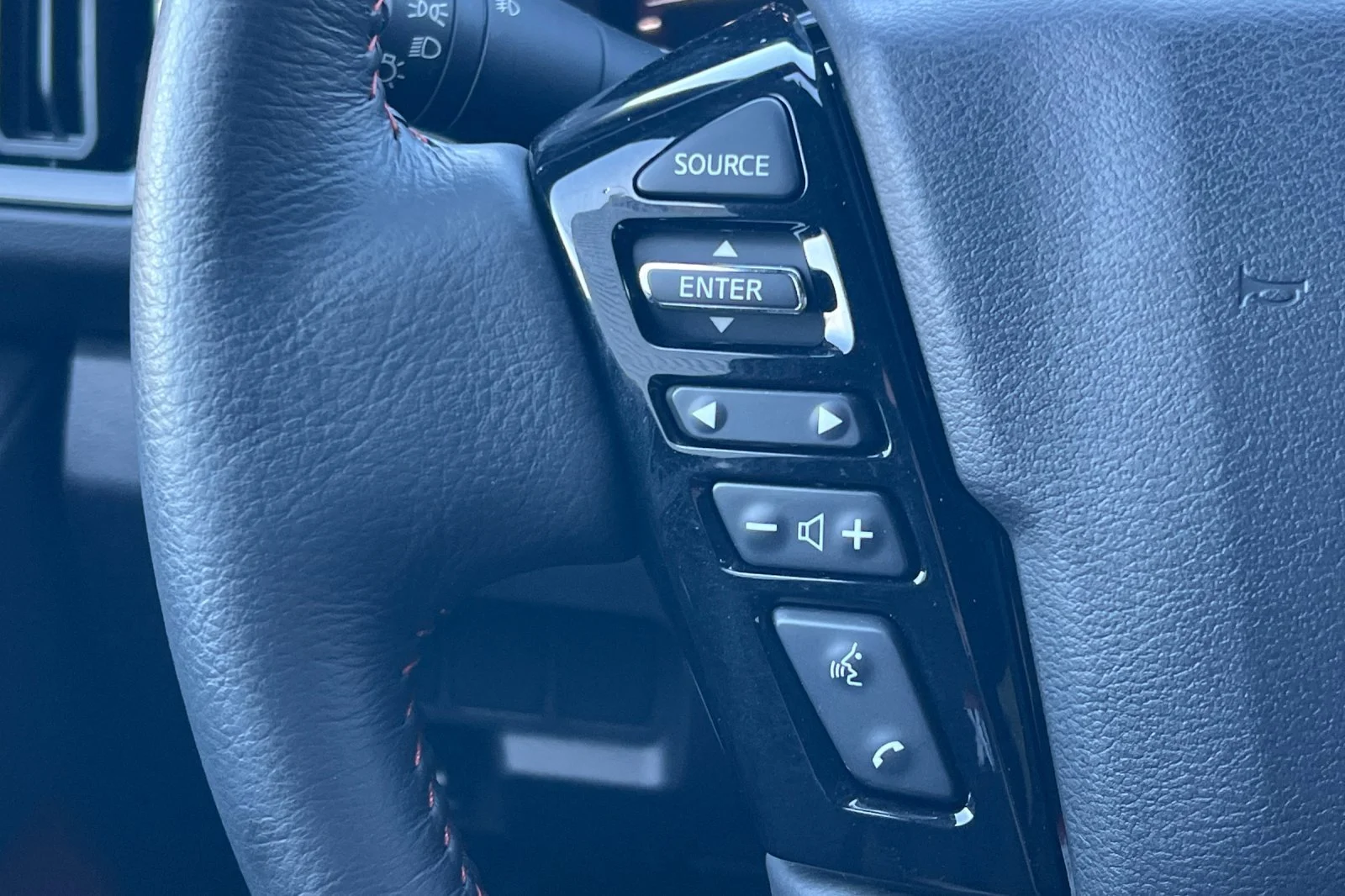 2025 Nissan Frontier PRO-4X - Photo 24